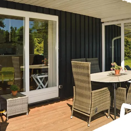 Beach Front Home In Blavand With Sauna Блаванн