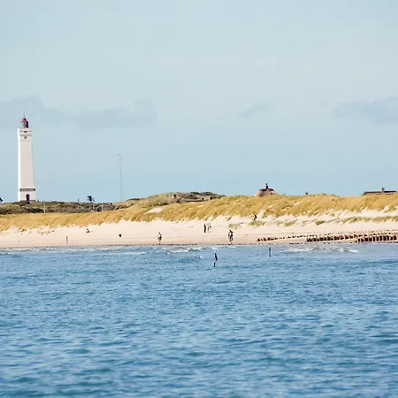 Дом отдыха Beach Front Home In Blavand With Sauna *