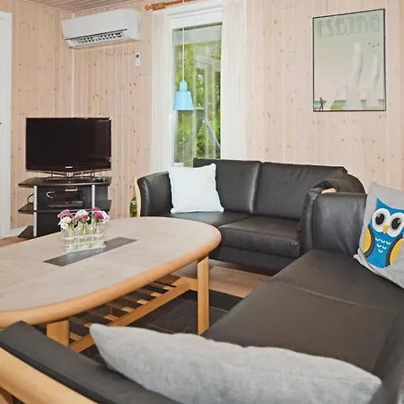 Beach Front Home In Blavand With Sauna Дом отдыха Блаванн